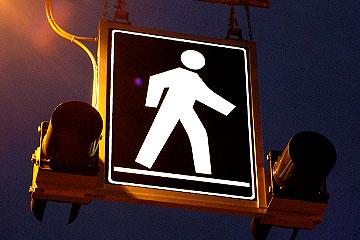 R450 Edge-lit Pedestrian Crossing Sign