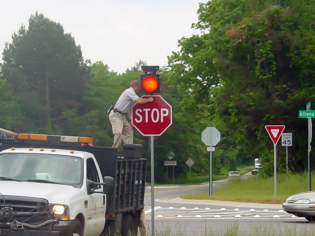 Oregon DOT Trials Carmanah's 24-Hour Solar Flashing Beacon | News ...